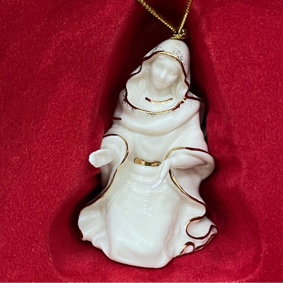 LENOX #6403927 Nativity The Holy Family Christmas Tree Ornament - Picture 3 of 13